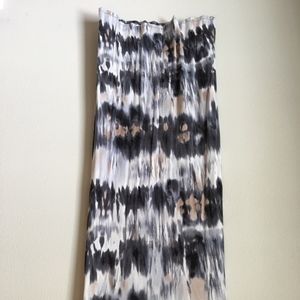 Wet Seal Skirts - Wet Seal grey and white tie-dye skirt Wet Seal Skirts - Wet Seal grey and white tie-dye skirt